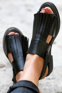 Sandalias Negras Slingback con Flecos
