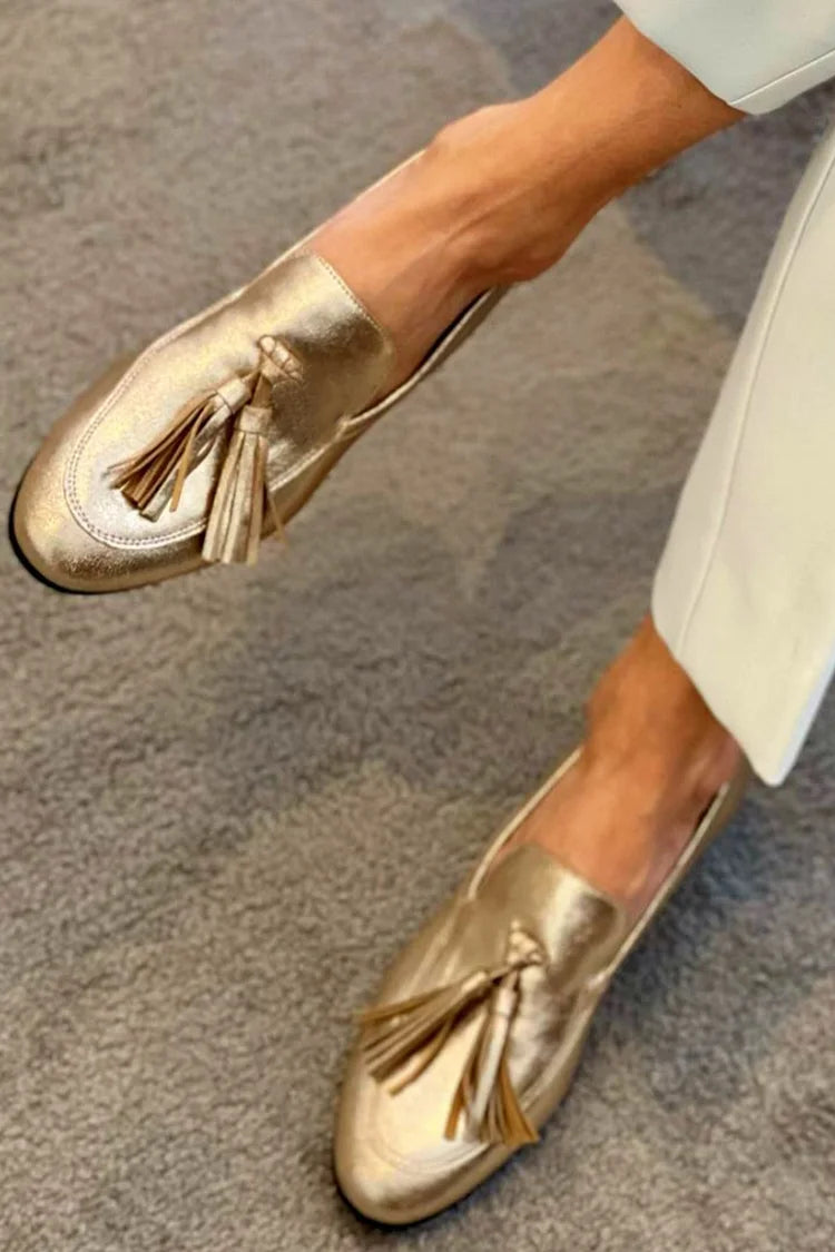 Mocasines Dorados Metalizados con Borlas