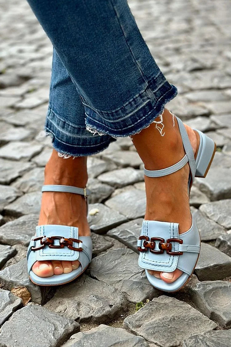 Tacones Bajos Azules Cadena Metálica