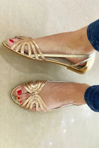 Sandalias Metalizadas con Recortes