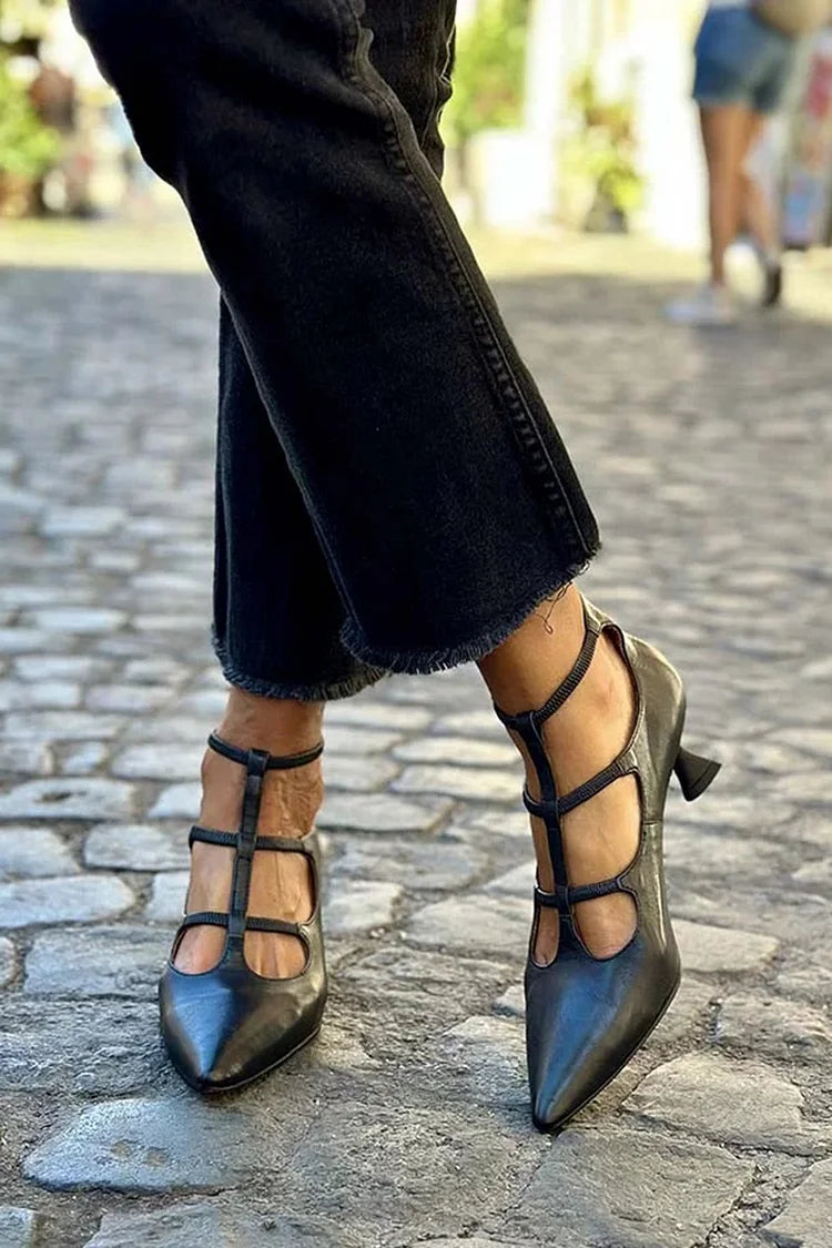 Stilettos Negros con Correa Cruzada