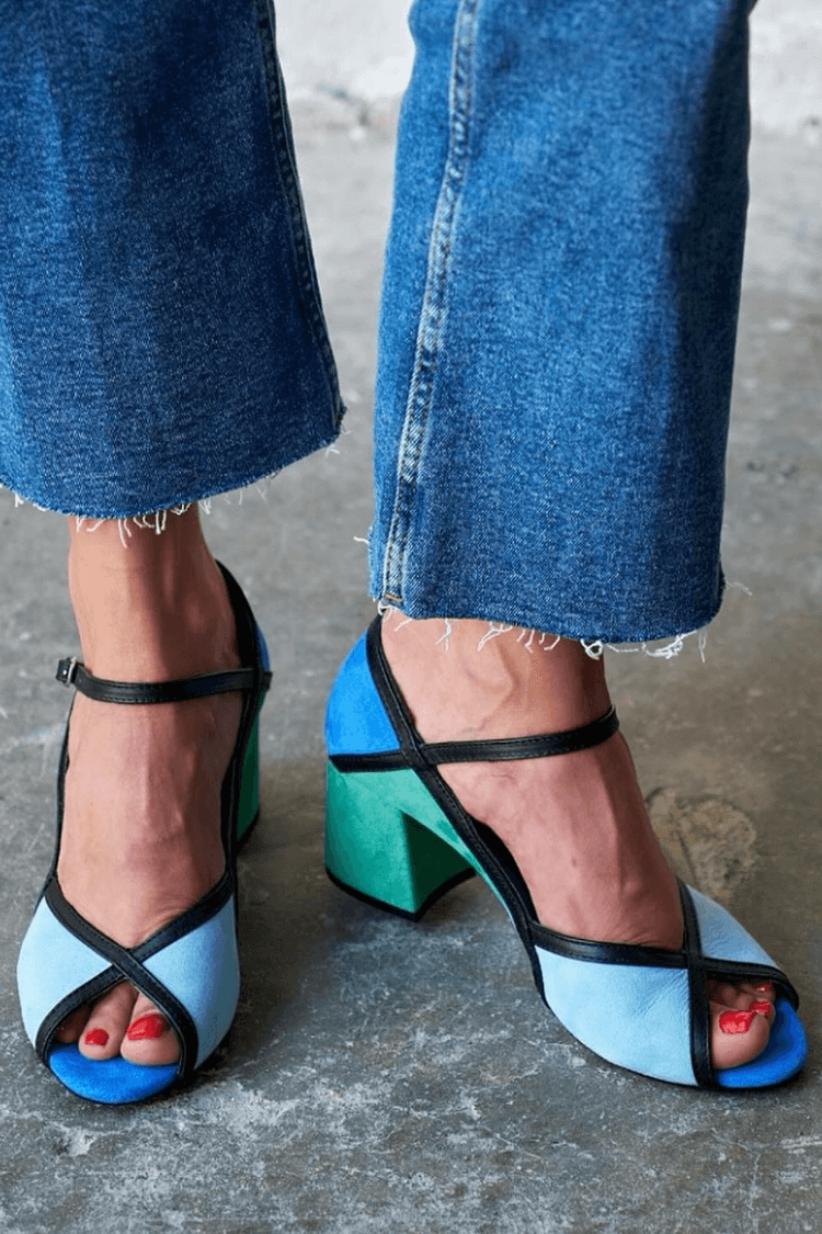 Stilettos Bicolor con Correa y Hebilla