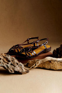 Sandalias Marrones Tachuelas Metálicas