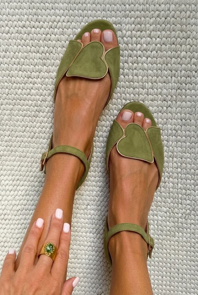 Sandalias Rosas Motivo de Corazón
