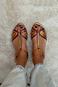 Sandalias Doradas Multicolor con Hebilla