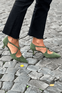 Tacones Kitten Verdes de Ante