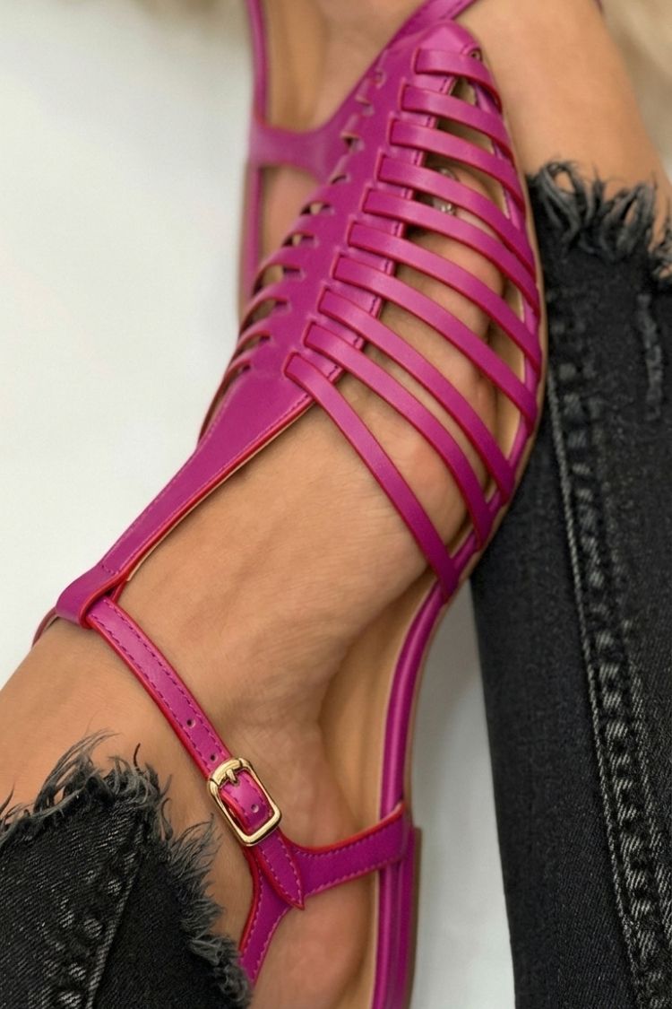 Sandalias Negras Correa en T