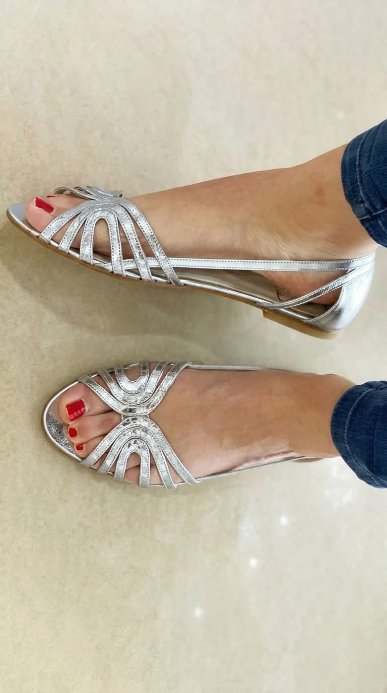 Sandalias Metalizadas con Recortes