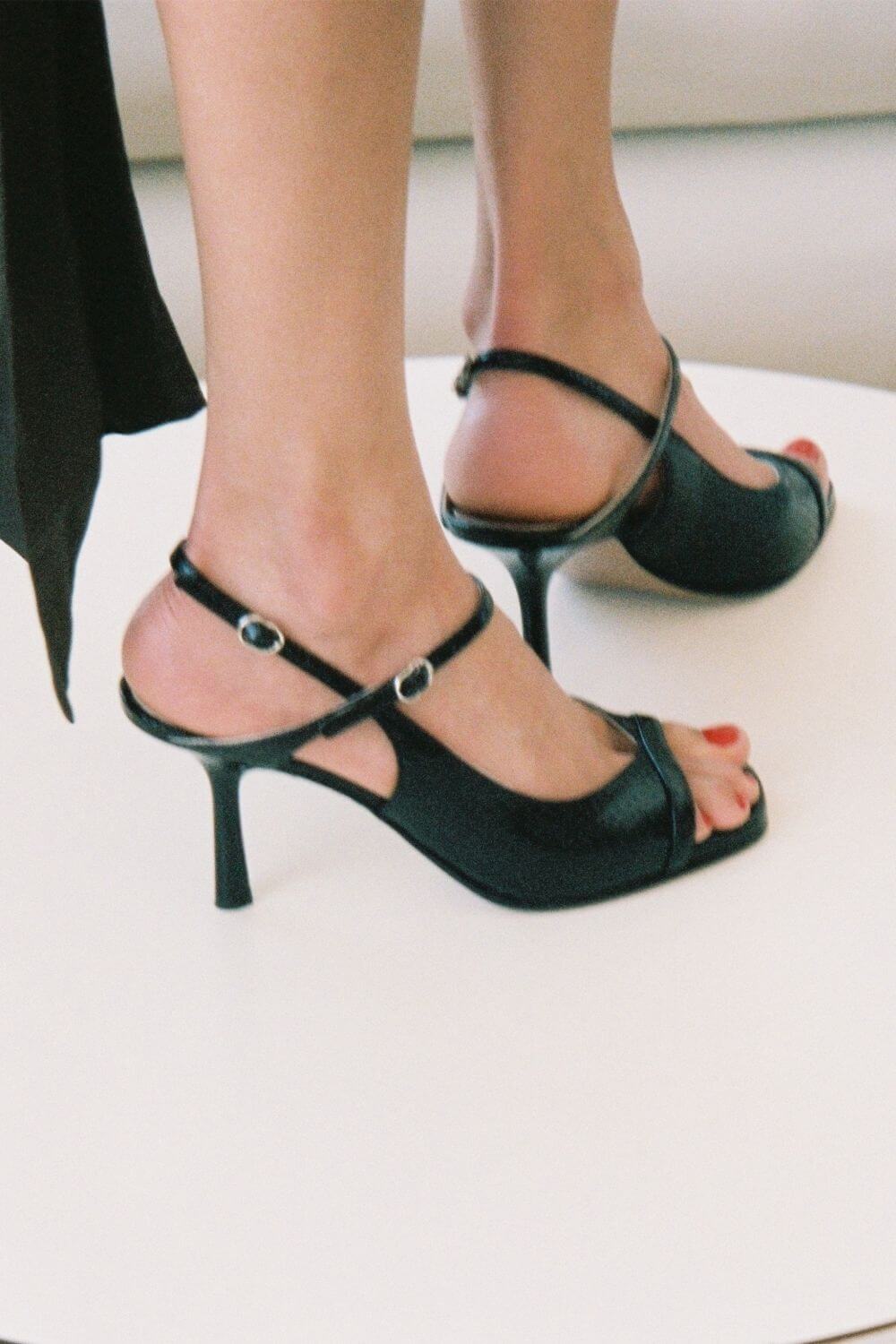 Stilettos Negros Slingback Estampado Pitón