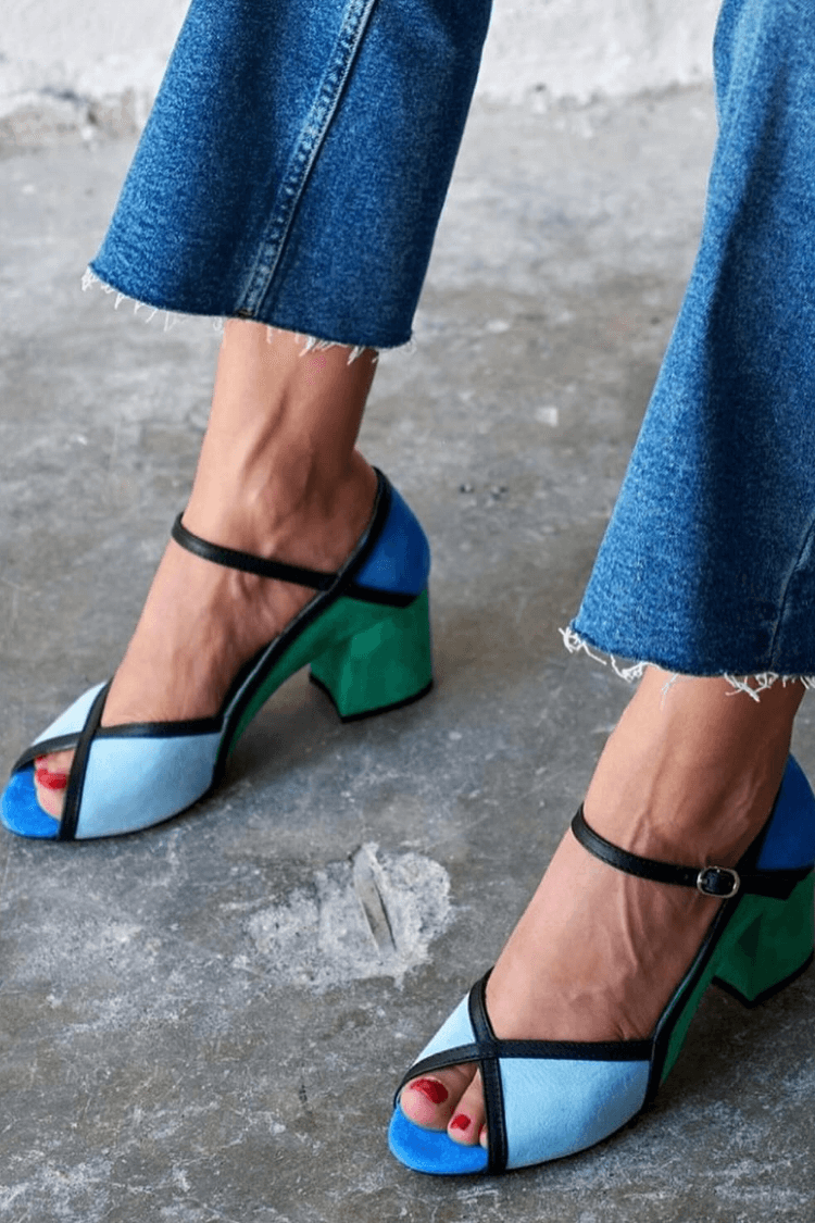 Stilettos Bicolor con Correa y Hebilla