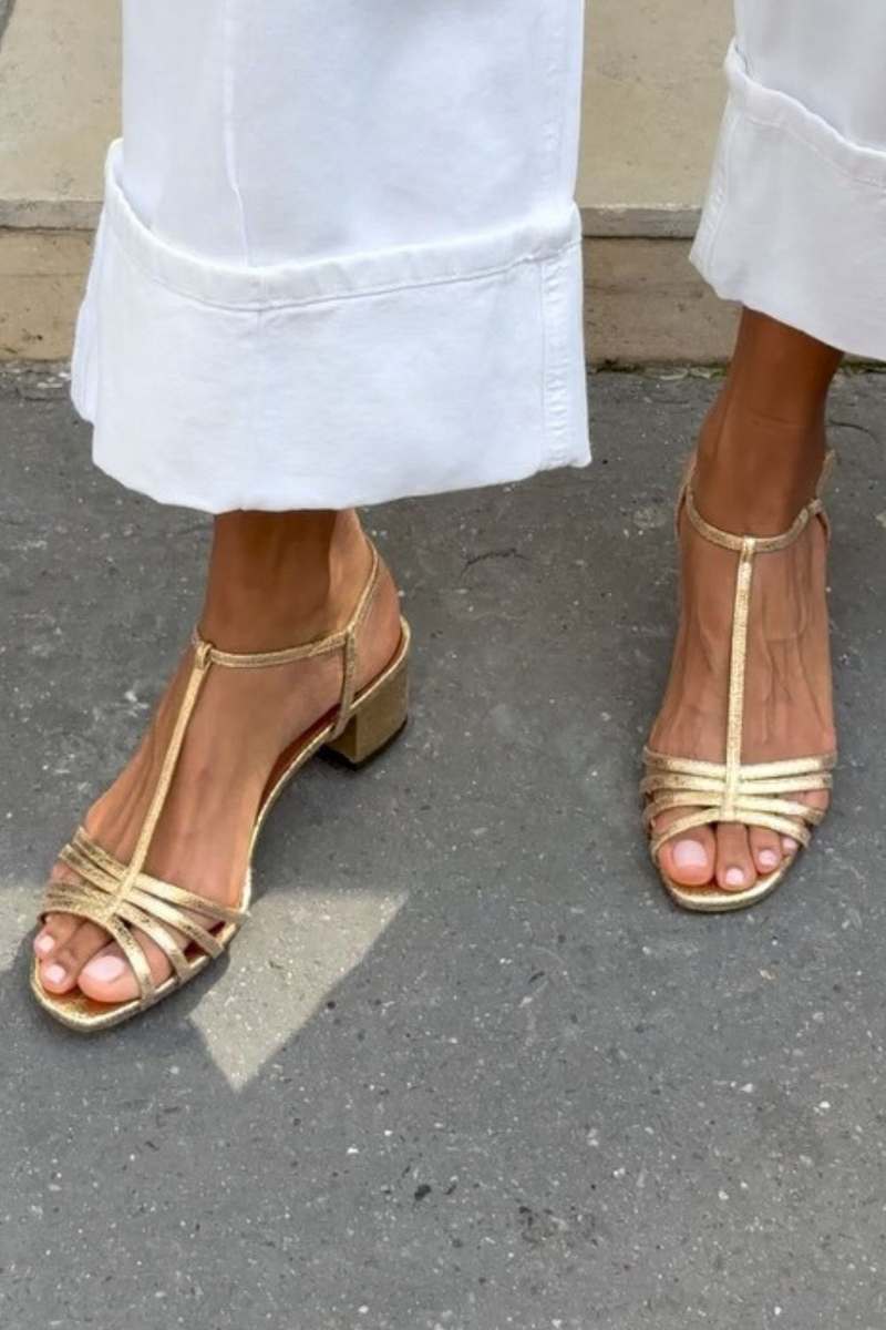 Sandalias Metalizadas Correa en T