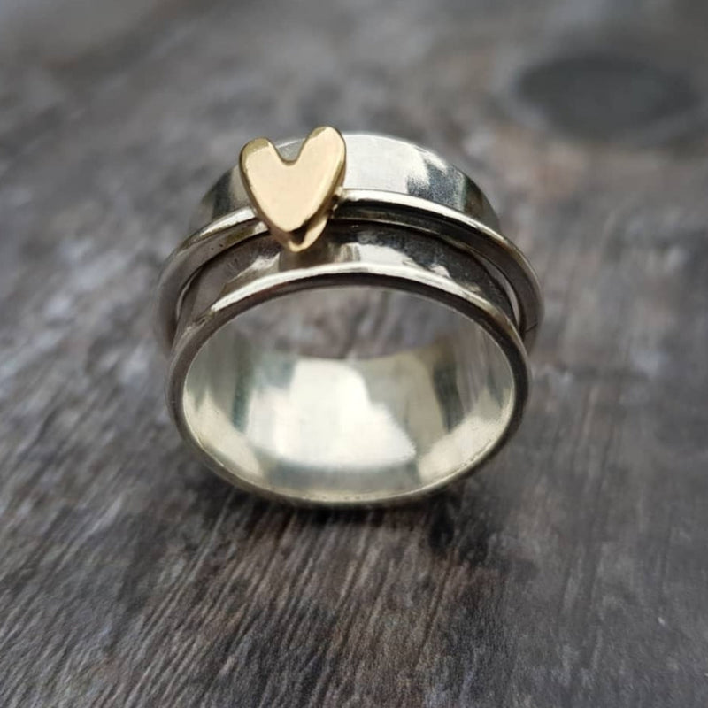 Anillo con Corazón Dorado