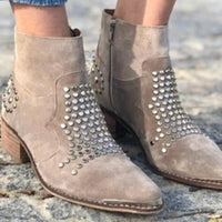 Botas Tacón Ancho Ante Tachuelas