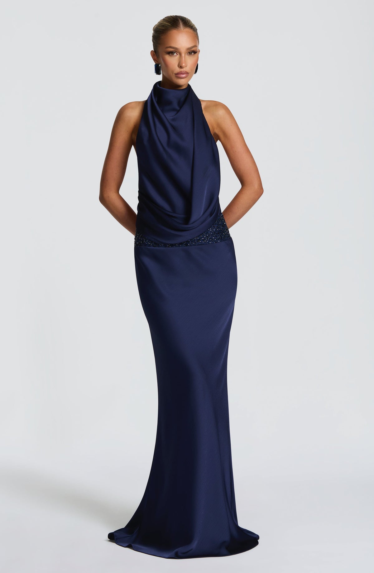 Vestido Maxi de Cuello Alto Daniela