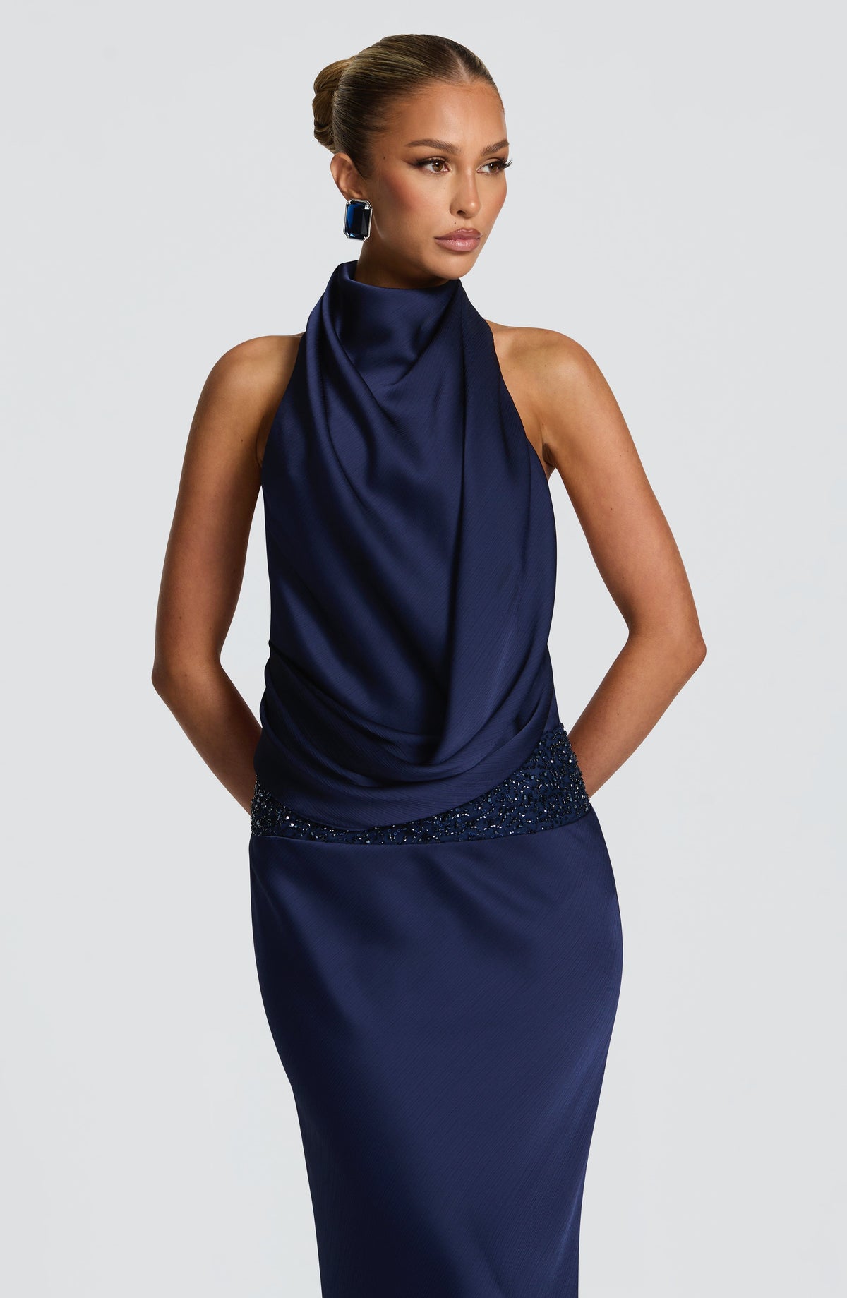 Vestido Maxi de Cuello Alto Daniela