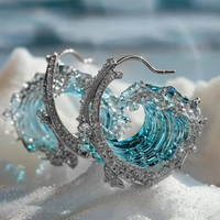 Pendientes Azul con Detalles Dorados