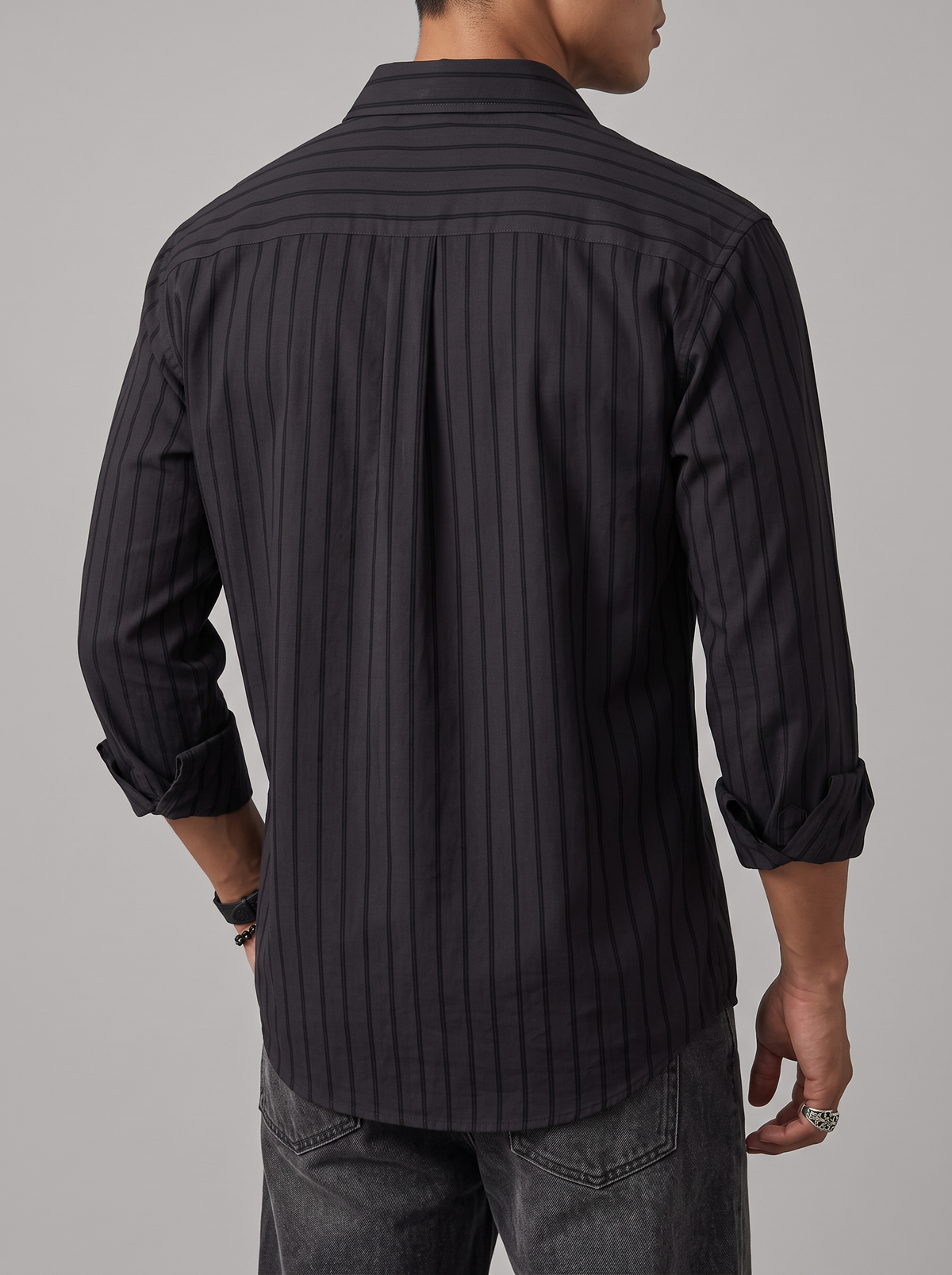 Camisa Rayas Finas Negra