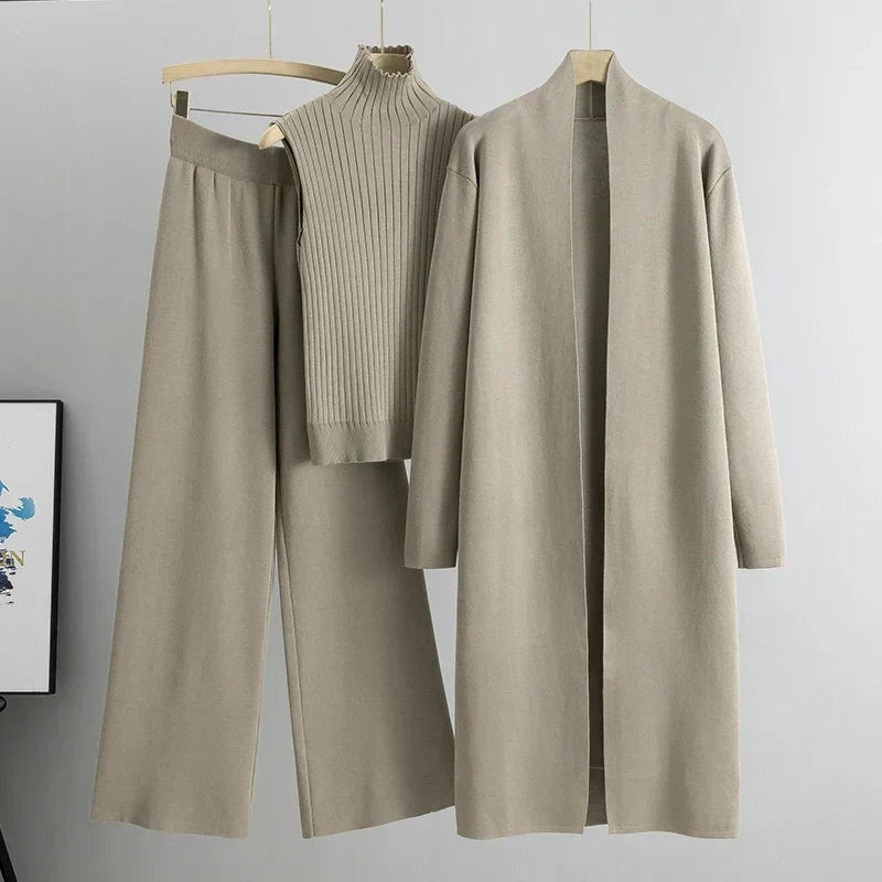 Conjunto de Punto Tres Piezas Cárdigan Largo y Pantalón Ancho