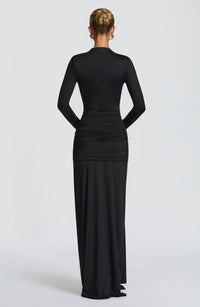 Vestido Maxi de Cuello Alto Amara Patricia